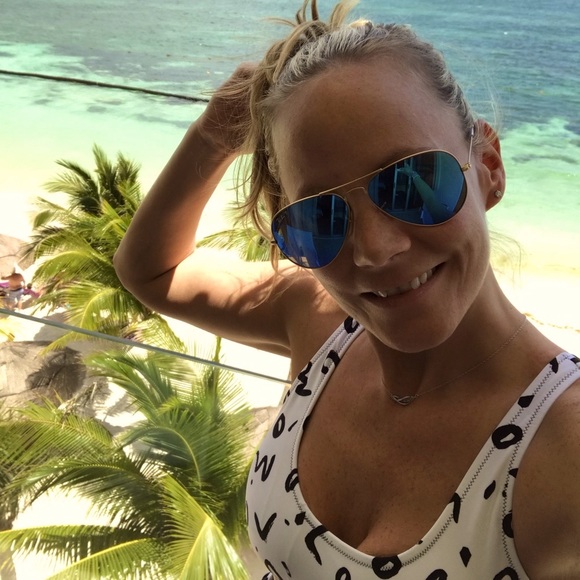 ☀️Meet your Posher, Sunshine☀️ - Picture 2 of 3